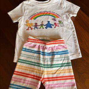 Hanna Andersson White and Multicolor Sesame Street Pajama Set